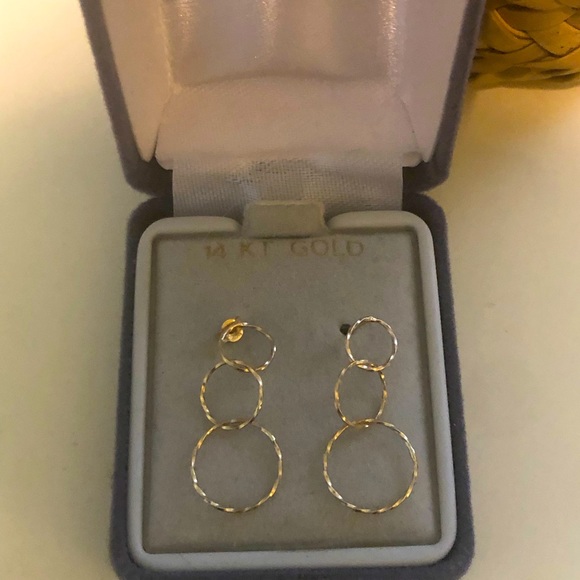 14k solid yellow gold Jewelry - Nwot 14k solid yellow gold circle dangle earrings